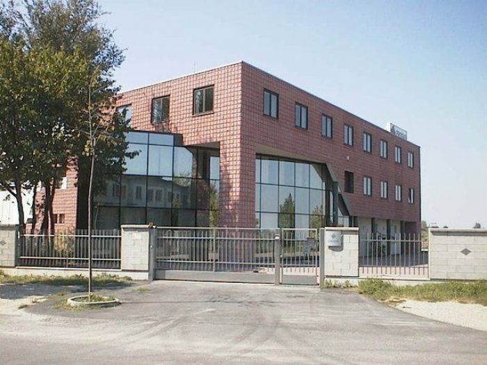 Archisio - Gian Franco Dazzan - Progetto Piazza del municipio di montebello della battaglia con arch Tti cappi e dorigati palestra a voghera motel a montebello della battaglia restauro della certosa cant mac - museo archeologico cinema multisala medusa montebello della battaglia sede