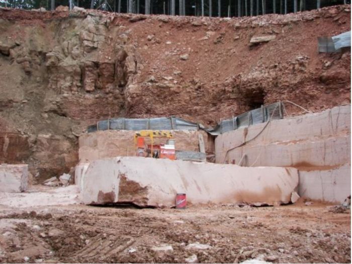 Archisio - Bagnari Marmi Due srl - Progetto Blocchi - semiblocchi - informi di prima scelta e commerciale