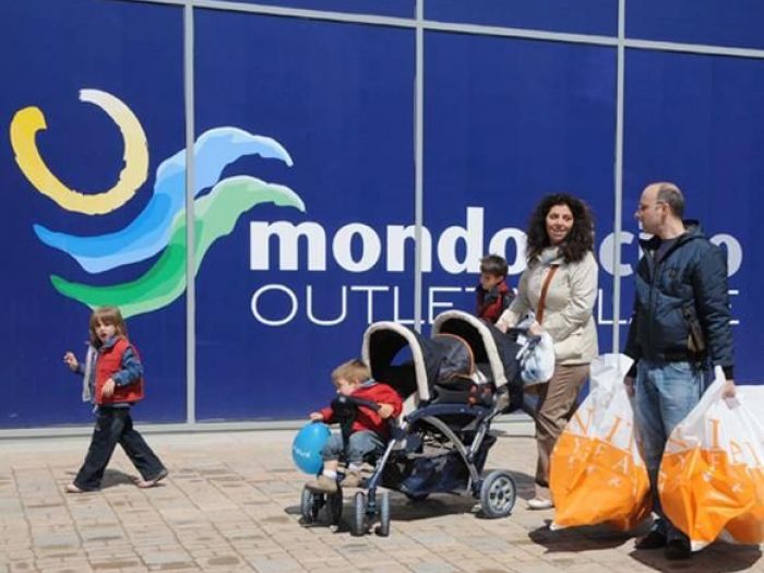 Archisio - Studio Architettura Golinelli - Progetto Parco commerciale e del tempo libero mondovicino - factory outlet- arch M Golinelli factory outlet medie superfici cascina viotto