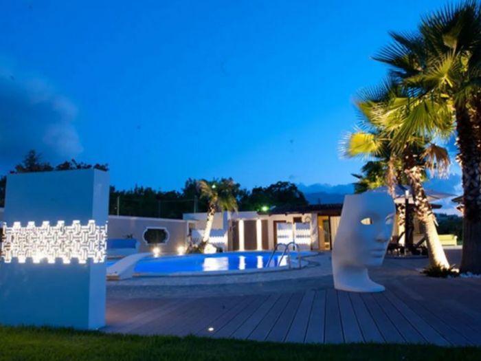 Archisio - Raffaele Carrella - Progetto Villa monofamiliare con piscina