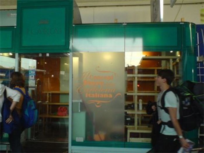 Archisio - Emanuele Epifanio - Progetto icartai in box stazione slucia venezia