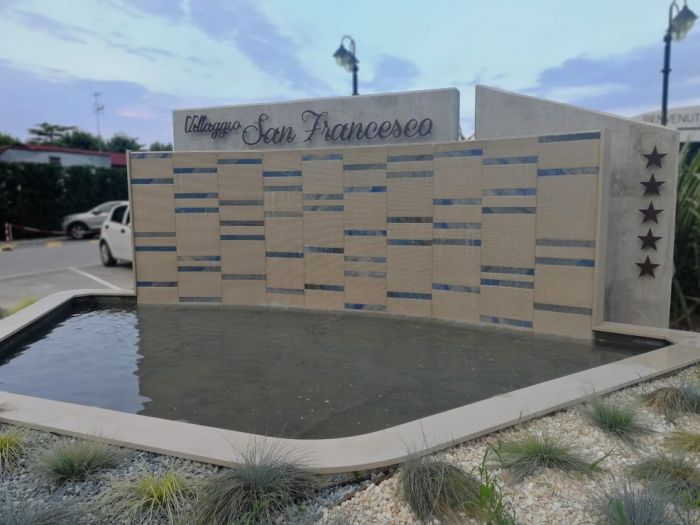 Archisio - Forme Dacqua - Progetto Parete dacqua - centro vacanze villaggio san francesco caorle