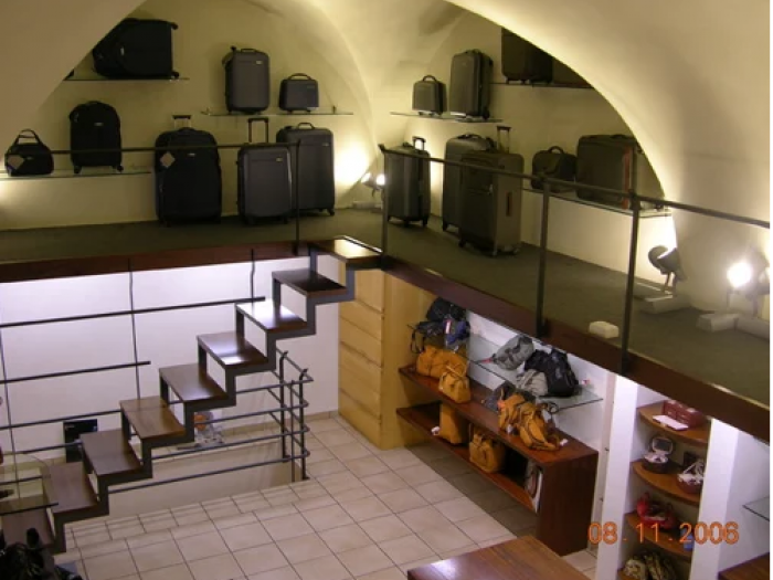 Archisio - Antonella Laruccia - Progetto Negozio di pelletteria a conversano