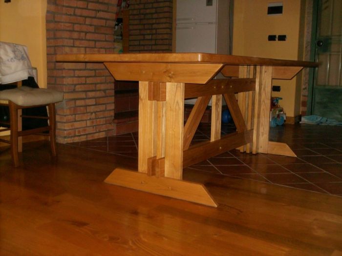 Archisio - Falegnameria Salvioli - Progetto Tavolo in legno chiaro