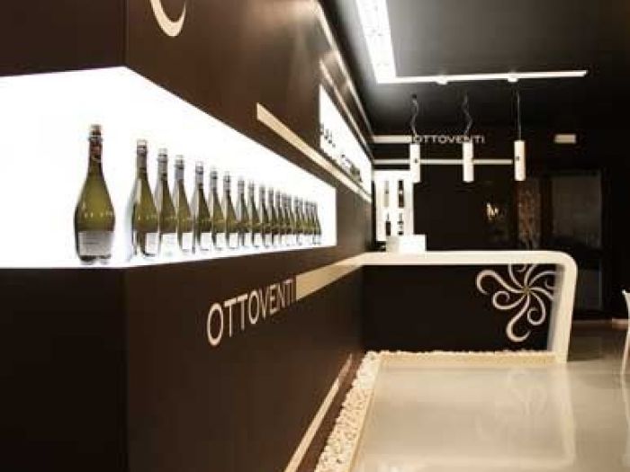 Archisio - Ada Atelier Darchitettura - Progetto Winestore ottoventi