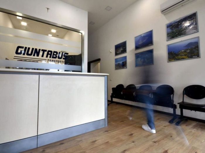 Archisio - Tommaso Barill - Progetto Uffici giuntabus trasporti srl