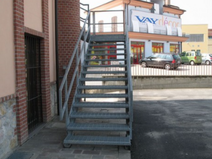 Archisio - Nervo Valerio - Progetto Soppalchi e passerelle scale interne scale antincendio esterne