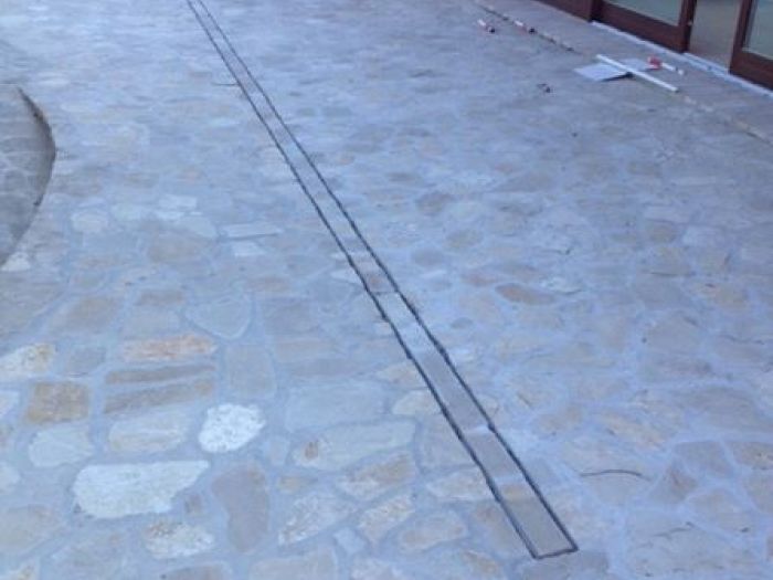 Archisio - Malagrida Group Srl Canalina Infinity - Progetto Posa porfido