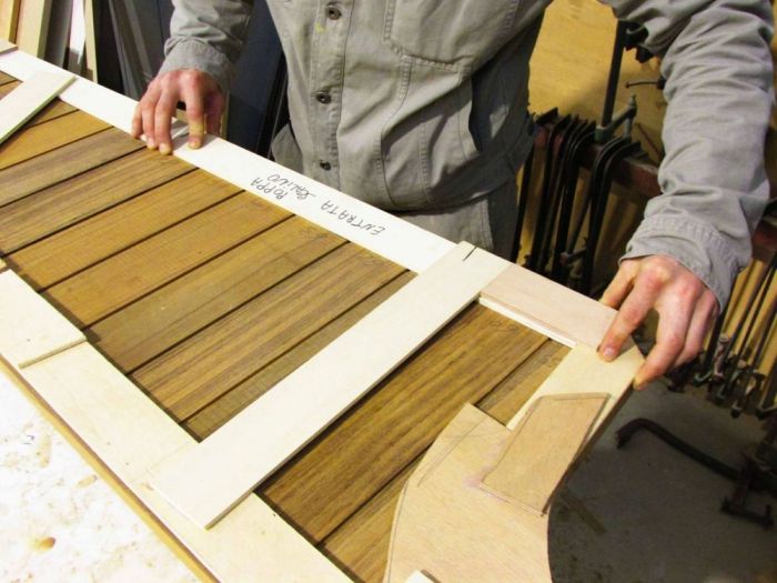 Archisio - Onda Arredamenti - Progetto Tavolini sedie mensole armadi arredo casa e rivestimento in legno per yacht