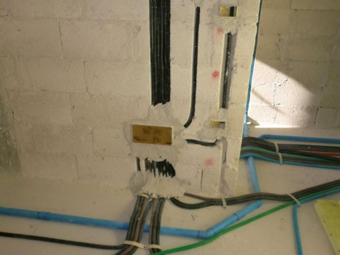 Archisio - Mp Impianti - Progetto Impianti elettrici per gli immobili e quadri per macchinari elettrici