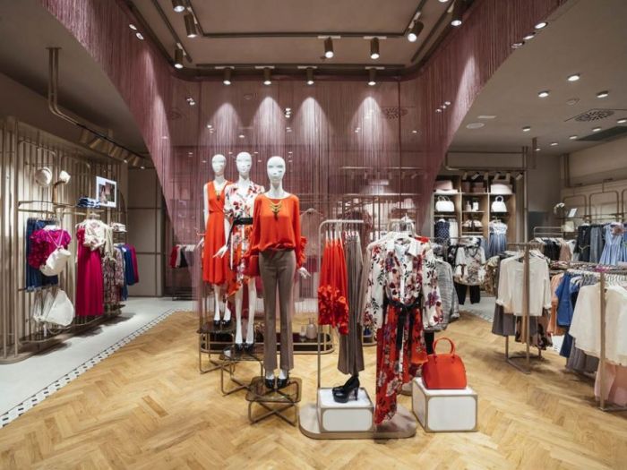 Archisio - Womarchitettura - Progetto Nuovo concept store e negozi rinascimentoTeddy spa