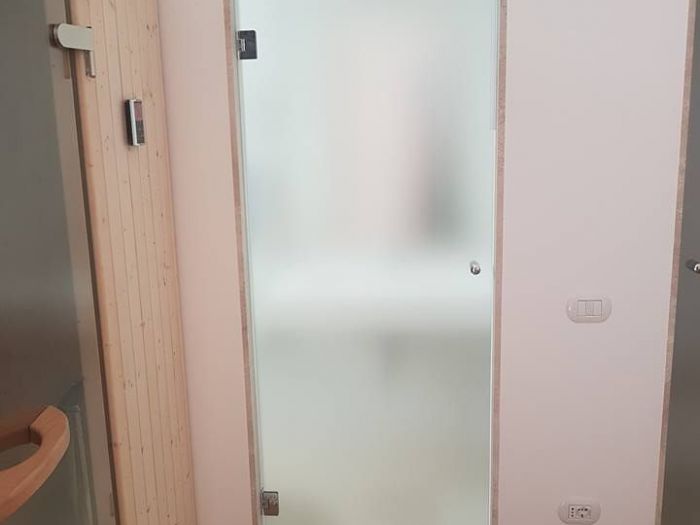 Archisio - Murtas Giorgio Il Vetraio - Progetto Porte in vetro a battente o scorrevoli