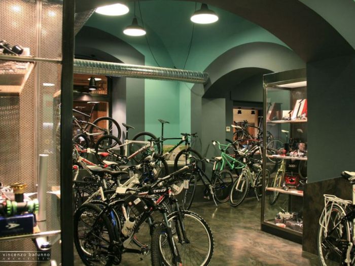 Archisio - Vincenzo Bafunno - Progetto Hello bike shop