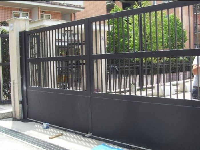 Archisio - Ingegnere Ferdinando Mangiavacchi - Progetto Lavori di salvaguardia con muri di contenimento e installazione di nuovi cancelli a tenuta idraulica