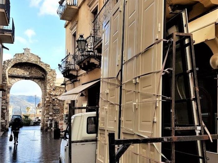 Archisio - Francesco Papillo Serramenti - Progetto Infissi a taglio termico per ville e palazzi antichi