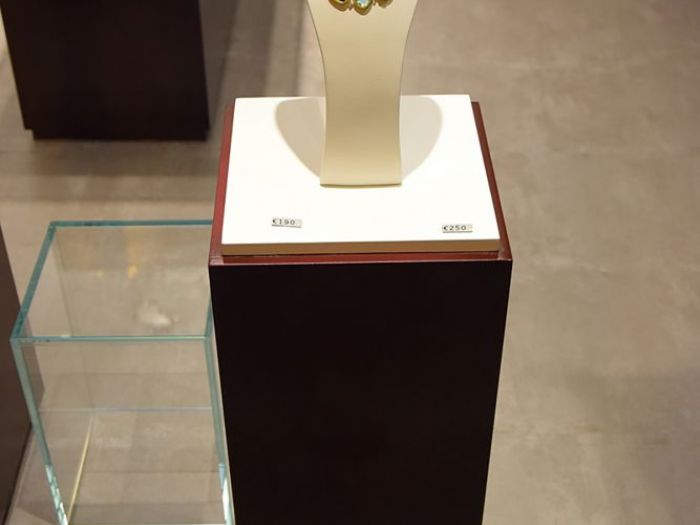 Archisio - Legnomat Arredamenti Su Misura - Progetto Arredo per gioielleria