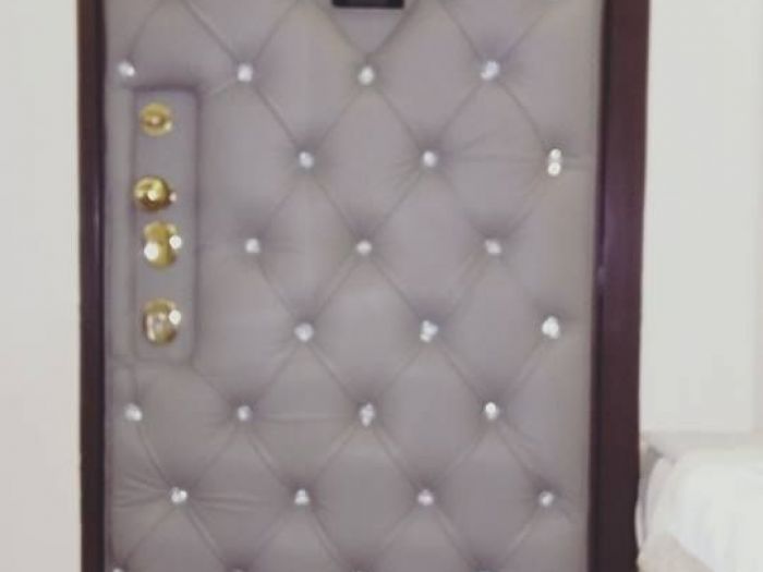 Archisio - Tappezzeria Fiorentina - Progetto Porte e tavoli tappezzati