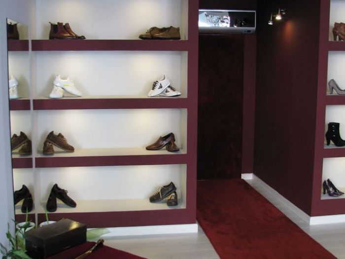 Archisio - Vincenzo Chirico - Progetto Negozio di calzature italiane in arta