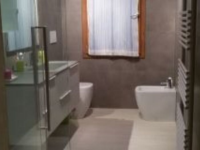 Archisio - Ditta Fratelli Maroni - Progetto Condizionatori caminetti bagno completo sanitari box doccia rifacimento bagno
