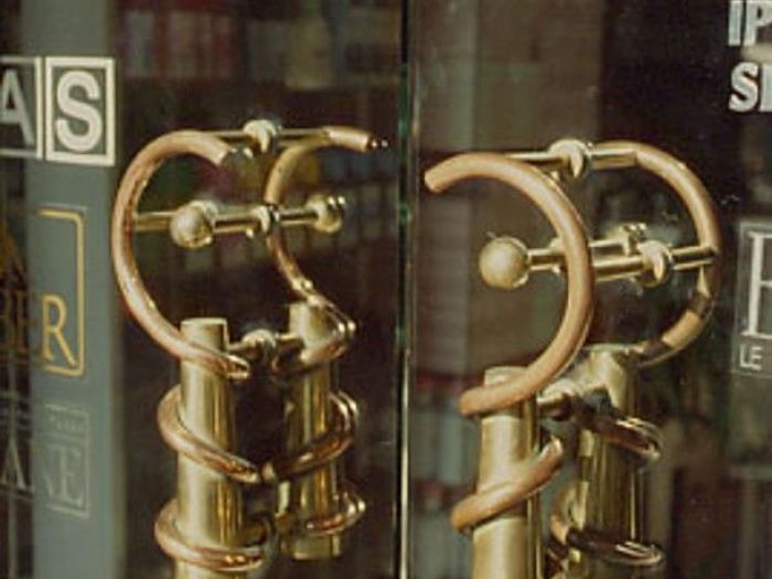 Archisio - X Studio - Progetto Farmacia iuliano - piazza dei martiri - napoli 1986