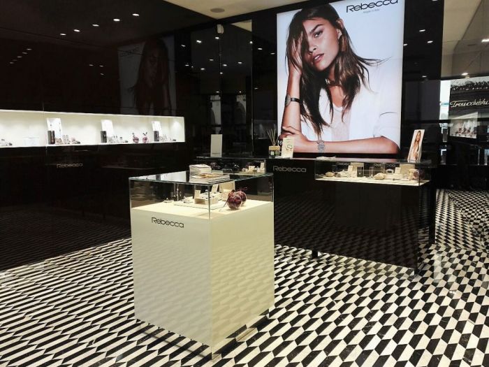 Archisio - Zeno Pucciarchitects - Progetto Rebecca store