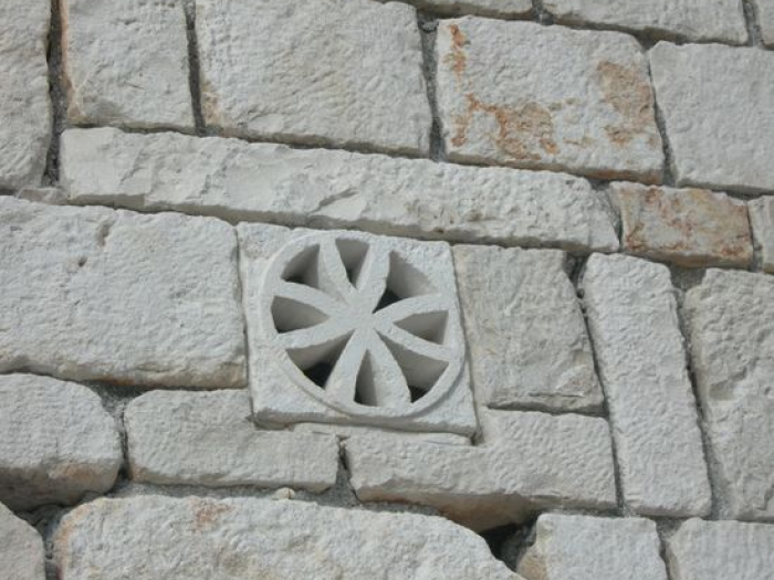 Archisio - La Pietra Di Luca - Progetto Le meduse prese aria applique coralli coppie di applique sculture luminose da muro sculture luminose