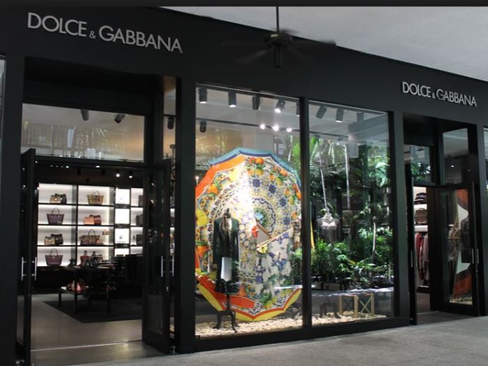 Archisio - Vetreria Melandri - Progetto Vetrine per negozi e uffici