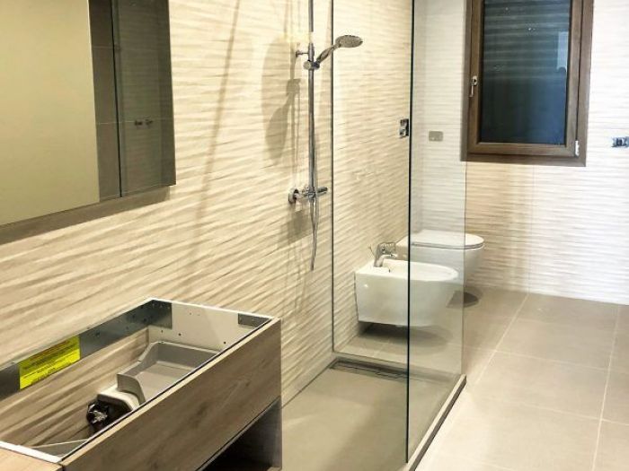 Archisio - Vetreria Kroton - Progetto Box doccia in vetro