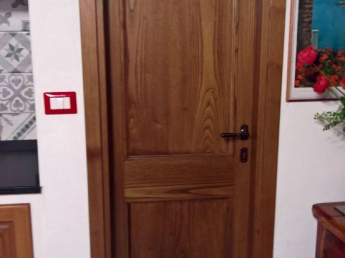 Archisio - Falegnameria Artigiana Di Capitelli Fabio Mobili Porte Arredamenti - Progetto Porte e portoncini su misura