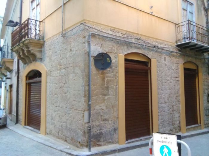Archisio - Giovanni Di Carlo - Progetto Ristrutturazione di un locale nel cento storico di caltanissetta