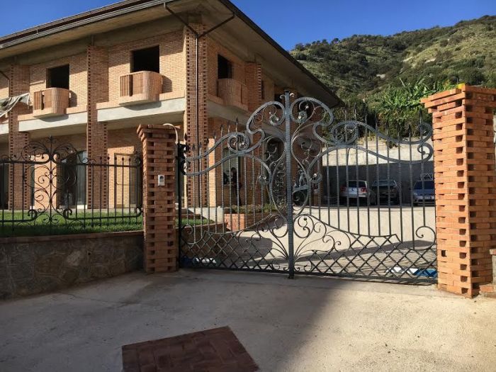 Archisio - Larte Del Ferro - Progetto Cancelli in ferro battuto