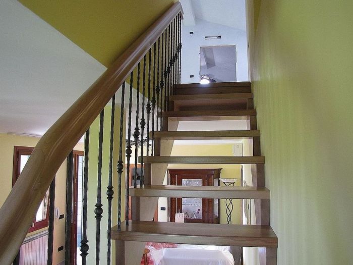 Archisio - Falegnameria Decrestina Pierluigi - Progetto Scala in noce