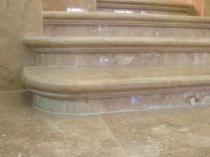 Archisio - Fenucci Marmi - Progetto Portoni e scale in marmo