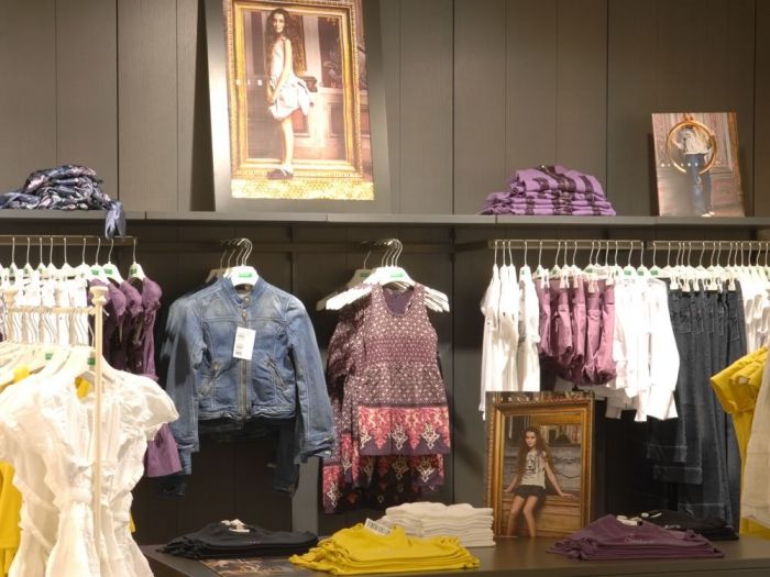 Archisio - Asso spa - Progetto Allestimento ed arredamento di negozi