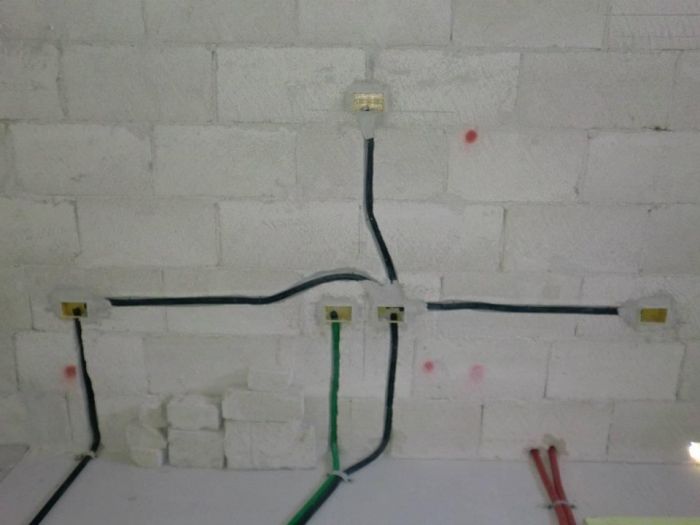 Archisio - Mp Impianti - Progetto Impianti elettrici per gli immobili e quadri per macchinari elettrici