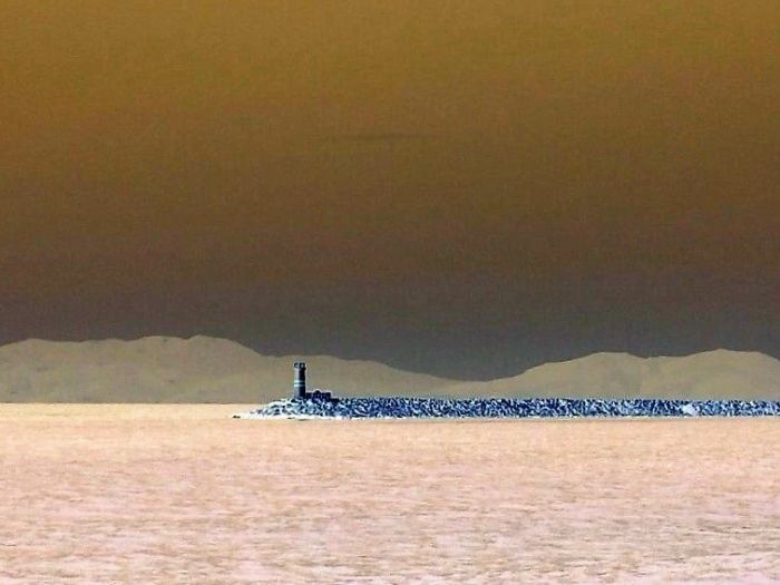 Archisio - Gianluca Vetrugno Meltem Kosan the Art Of The Negative - Artisti - Progetto Galleria 2 paesaggi