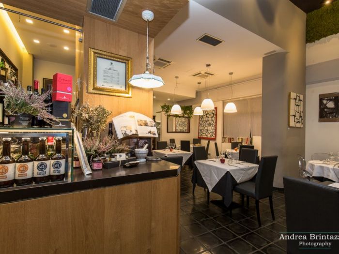 Archisio - Andrea Brintazzoli Photography - Progetto Fotografia di interni - ristorante larcimboldo