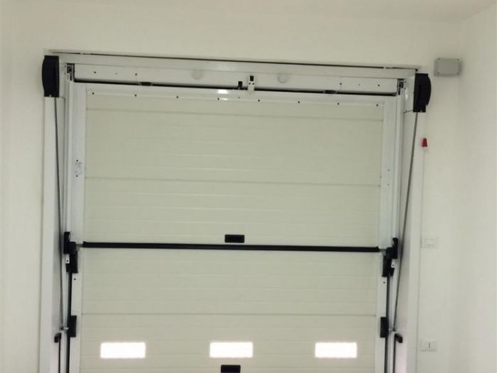 Archisio - Serramenti Puglisi srl - Progetto Porte basculanti e porte sezionali