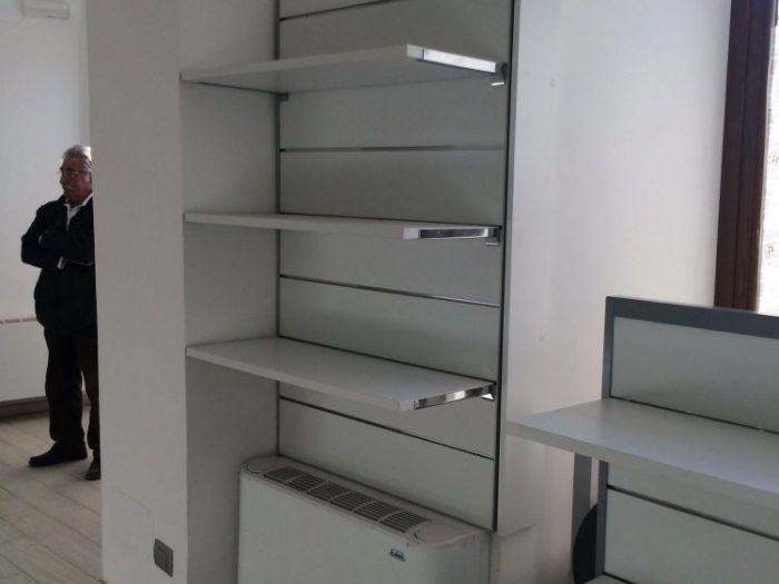 Archisio - Imetallici Di Taverna Andrea Taverna - Progetto Allestimento locale commerciale