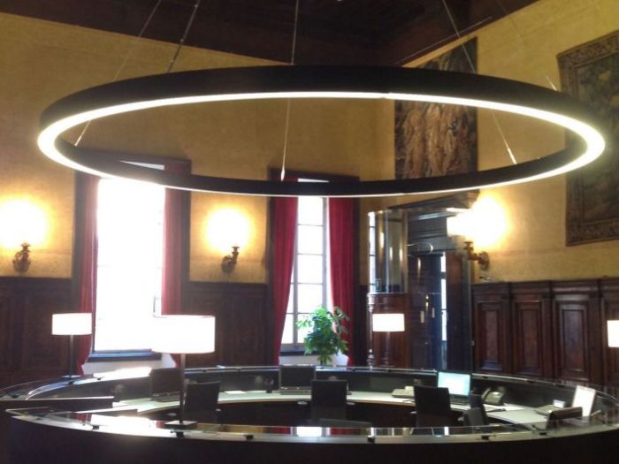 Archisio - Illuminazione Chary - Progetto Studio avvocati - roma - arch M Lack Sospensione in metallo 540 cm con illuminazione bidirezionale led