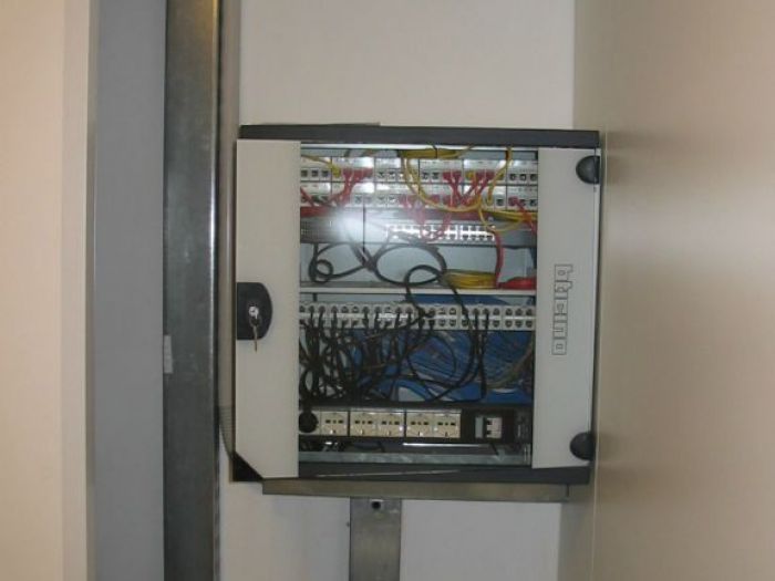 Archisio - Modernaluce Impianti Elettrici - Progetto 2005 lissone ufficio terziario