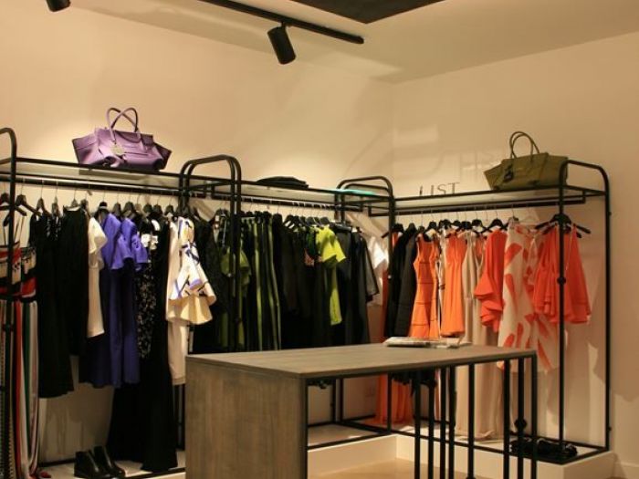 Archisio - Vincenzo Bafunno - Progetto Naf - abbigliamento donna