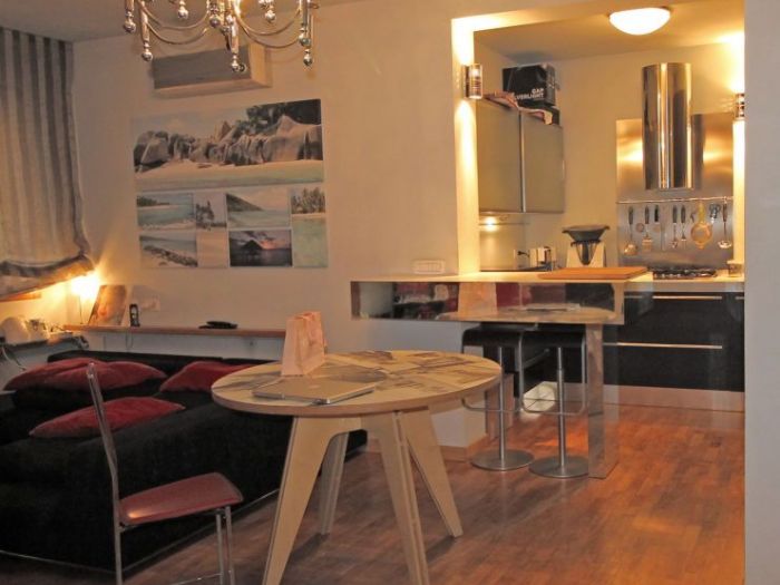 Archisio - Diletta Evangelisti - Progetto Bilocale con dettagli in vetro e metallo argento