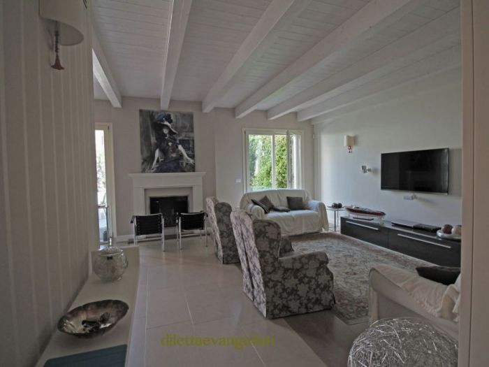 Archisio - Diletta Evangelisti - Progetto Edificio per residenza in centro storico con giardino