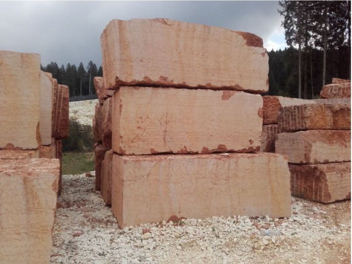 Archisio - Bagnari Marmi Due srl - Progetto Blocchi - semiblocchi - informi di prima scelta e commerciale