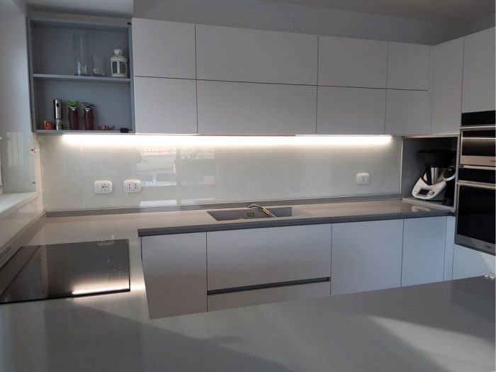 Archisio - Mp Glass - Progetto Specchi e vetro darredo su misura