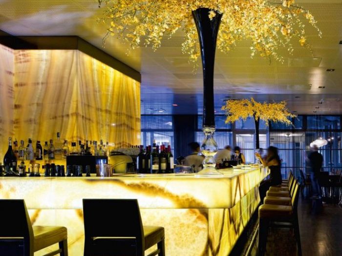 Archisio - Jupiter International srl - Progetto Set arrangement - composizioni floreali