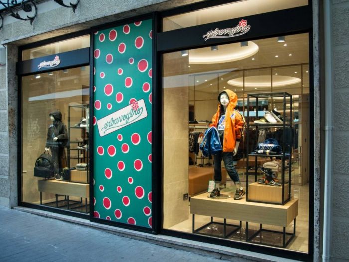 Archisio - Bravo Servizi Aziendali Di Bravo Maurino - Progetto Arredamento negozio erbavoglio