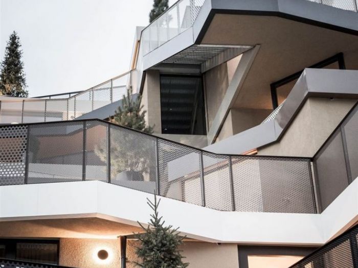 Archisio - Noa Network Of Architecture - Progetto Tofana racchiudendo la natura in se stesso