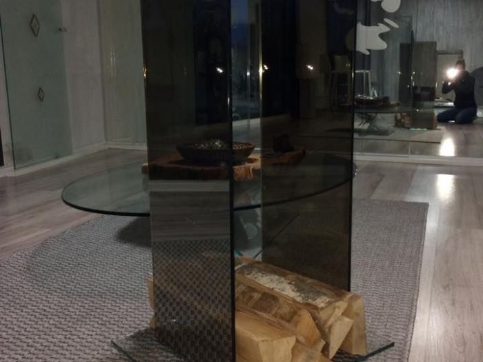 Archisio - Vetro Design srl - Progetto Porta legna in vetro